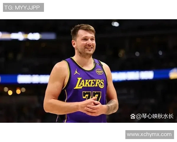 里夫斯顺下抛投打成2+1 湖人扩大领先优势 里夫斯顺下抛投打成2+1 湖人扩大领先优势